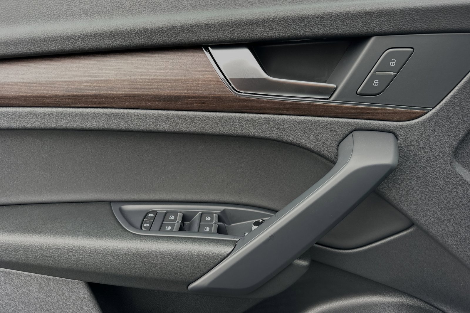 Certified 2025 Audi Q5 2.0T Premium image 10