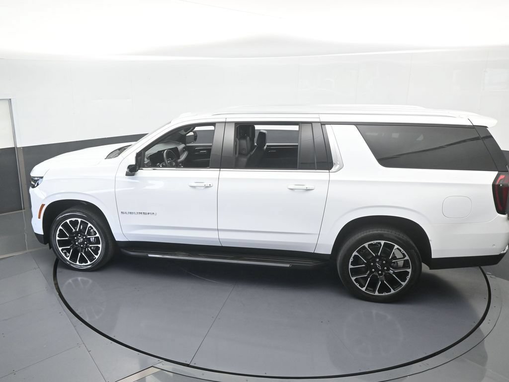 Used 2025 Chevrolet Suburban LT RWD image 60