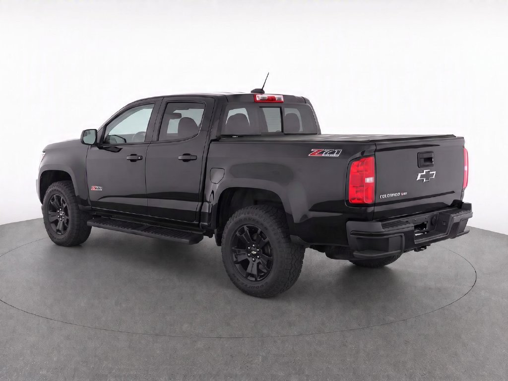 Used 2017 Chevrolet Colorado Z71 w/ Z71 Midnight Edition AWD/4WD image 4