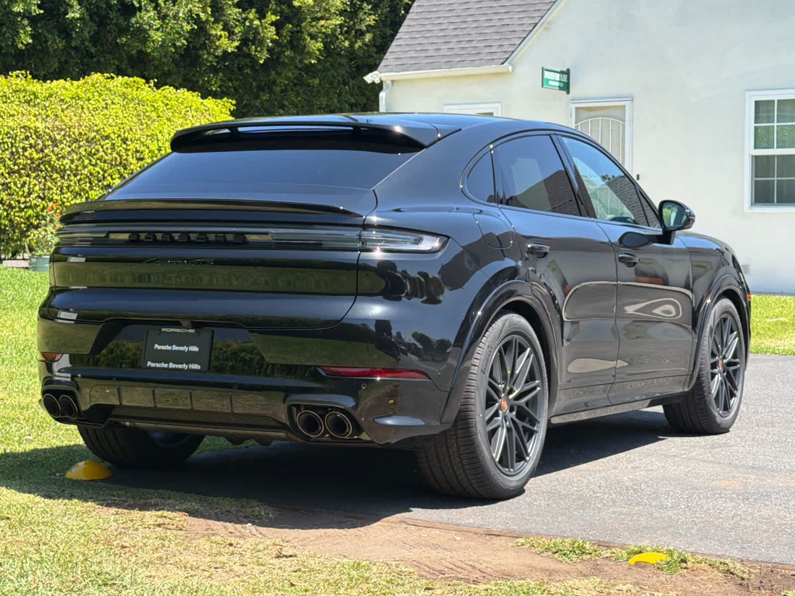 New 2026 Porsche Cayenne GTS AWD/4WD image 8