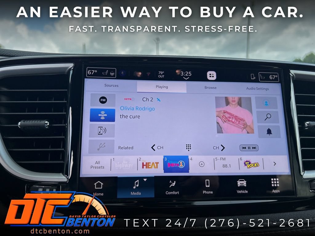 New 2027 Chrysler Pacifica Select FWD image 23