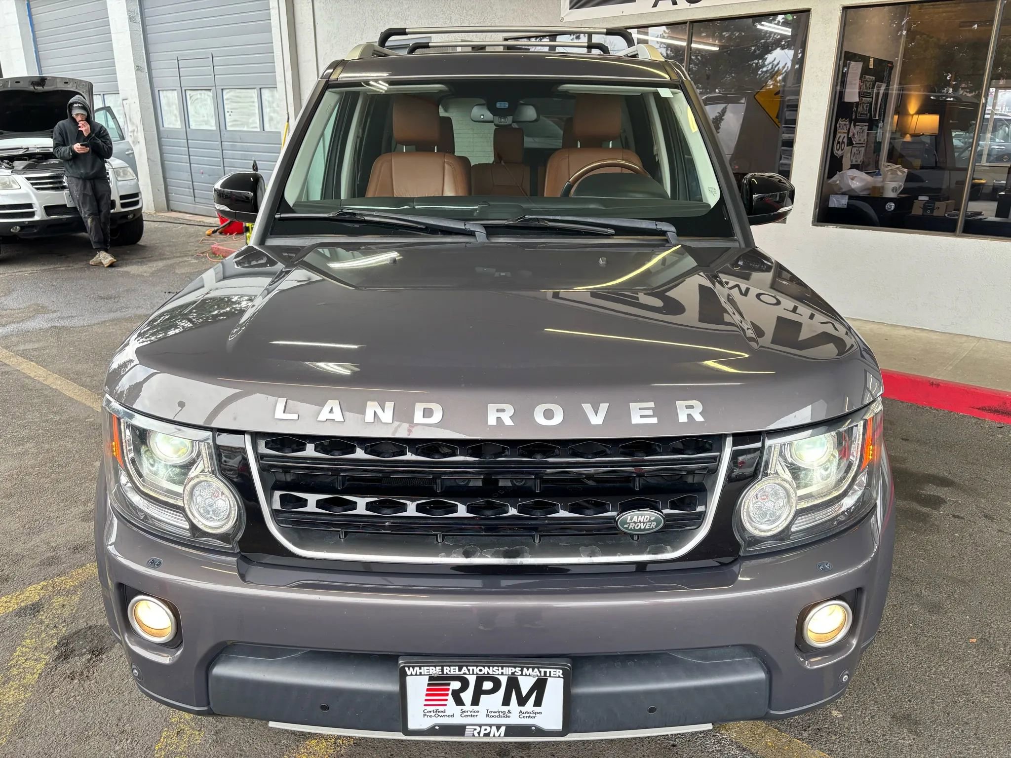 Used 2016 Land Rover LR4 HSE LUX image 2