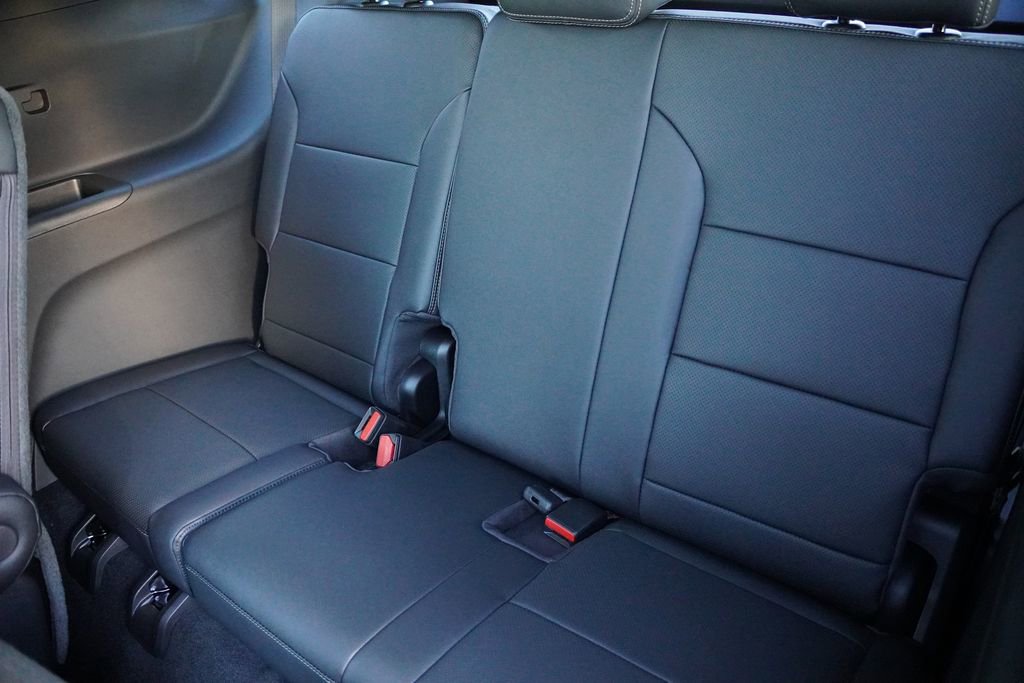 New 2026 Chevrolet Traverse High Country image 12