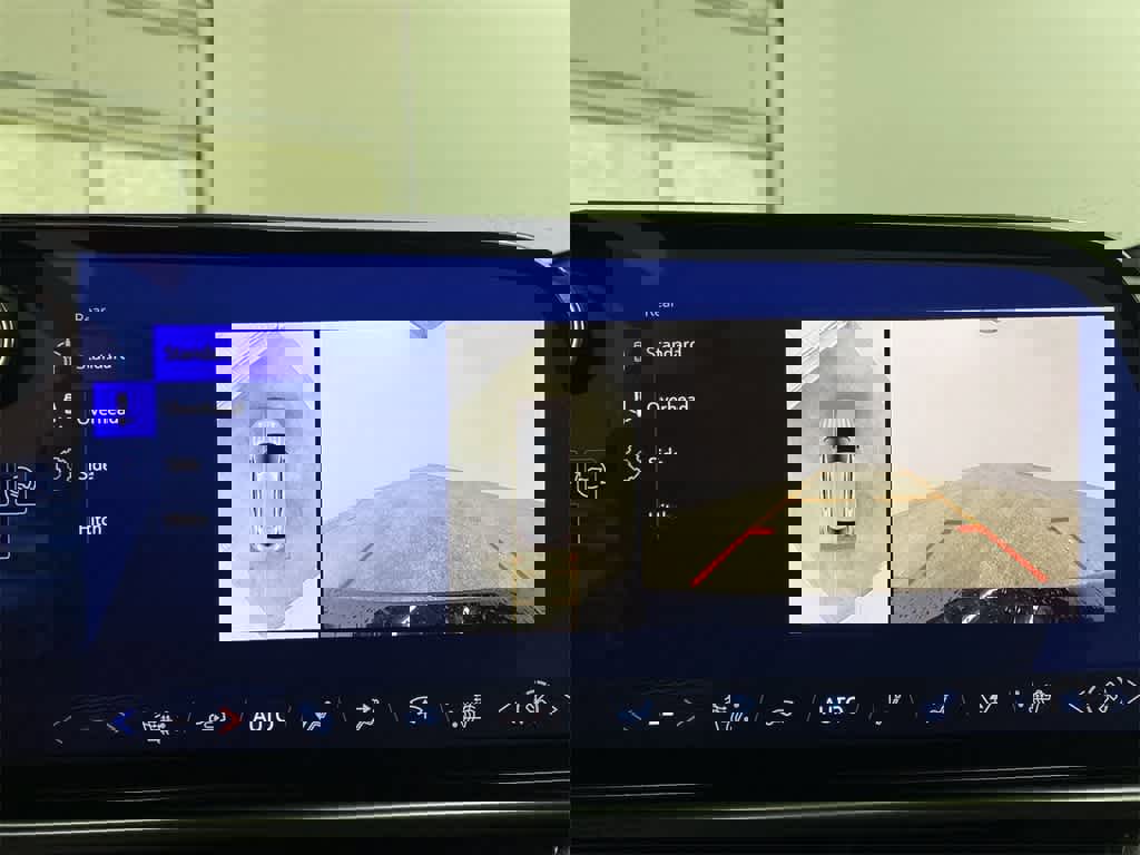 Used 2024 Chevrolet Equinox EV RS image 26