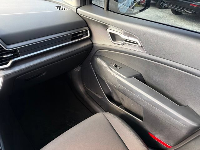 Used 2025 Kia Sportage LX FWD image 18