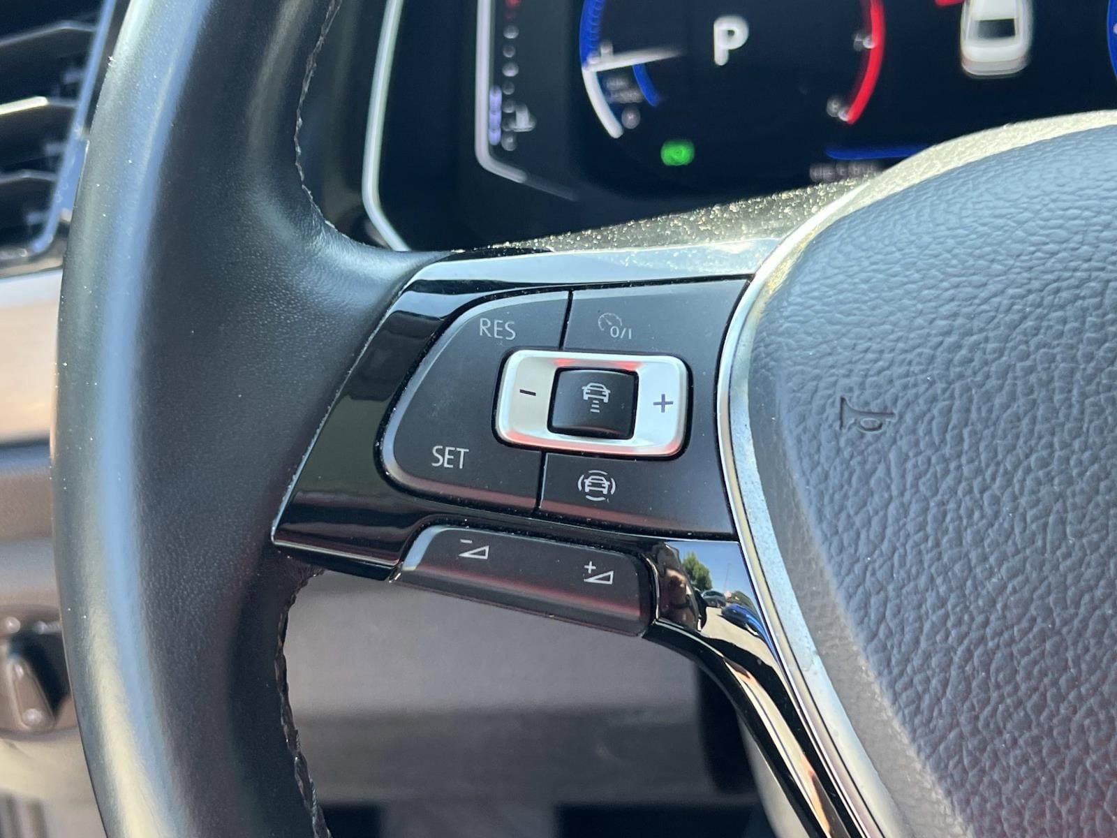 Used 2019 Volkswagen Jetta SEL Premium FWD image 25
