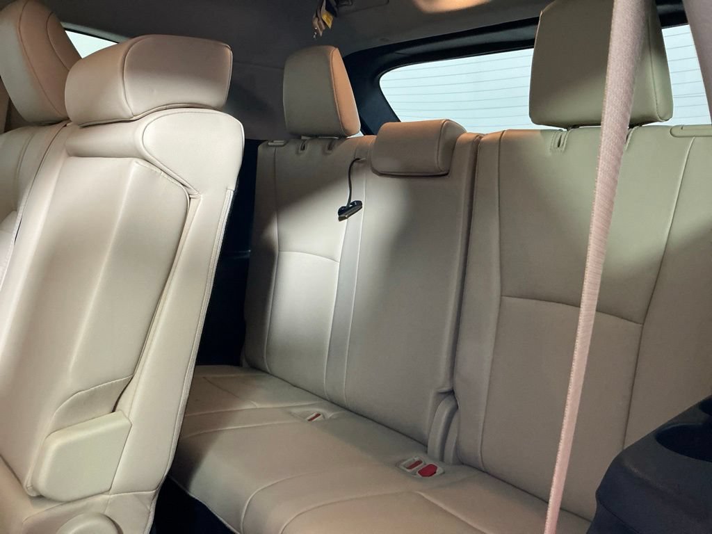 Used 2022 Toyota Highlander XLE FWD image 27