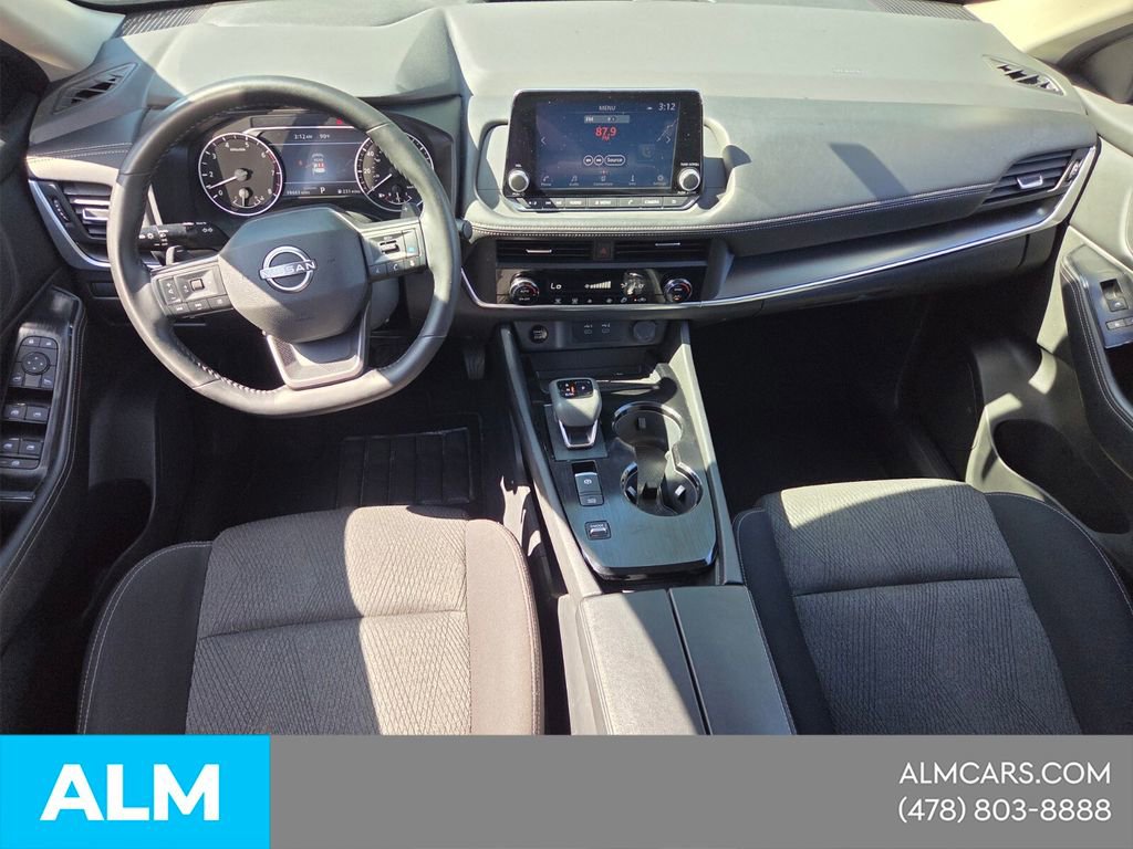 Used 2025 Nissan Rogue SV image 17