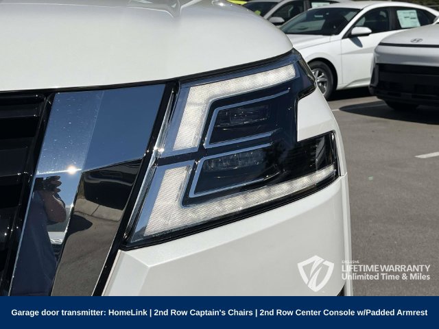 Used 2023 Nissan Armada Platinum w/ Captain's Chairs Package AWD/4WD image 10