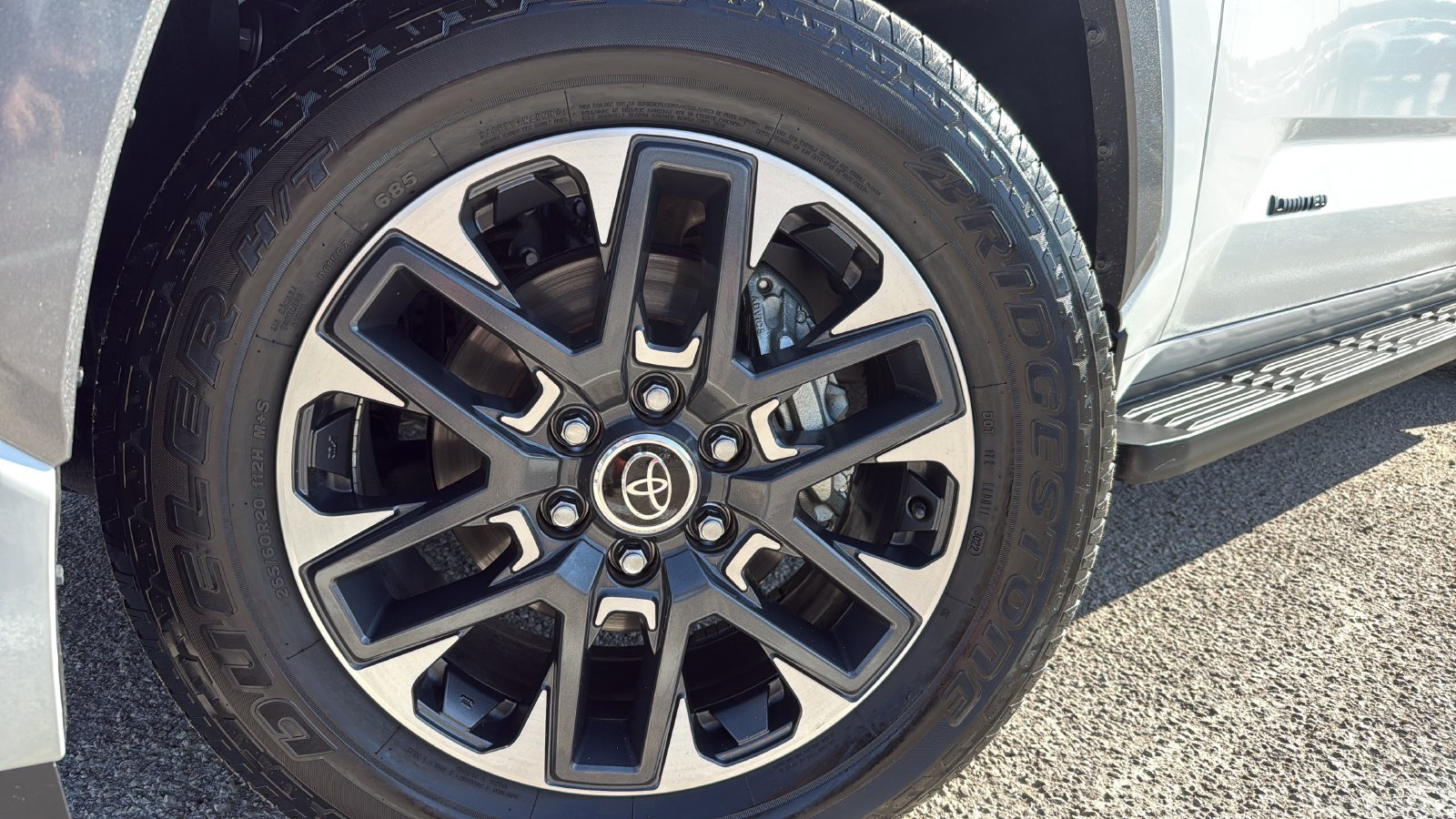 Used 2024 Toyota Sequoia Limited AWD/4WD image 29