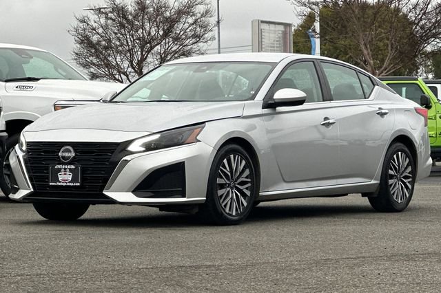 Used 2023 Nissan Altima 2.5 SV image 8