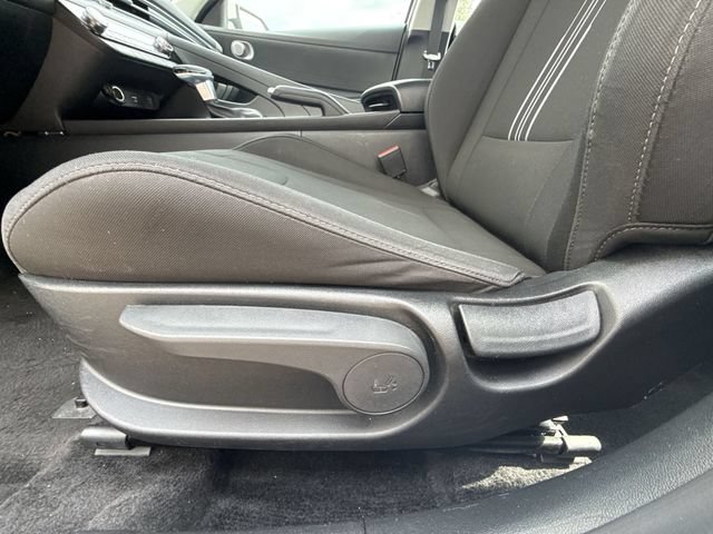 Used 2024 Hyundai Elantra SEL FWD image 12