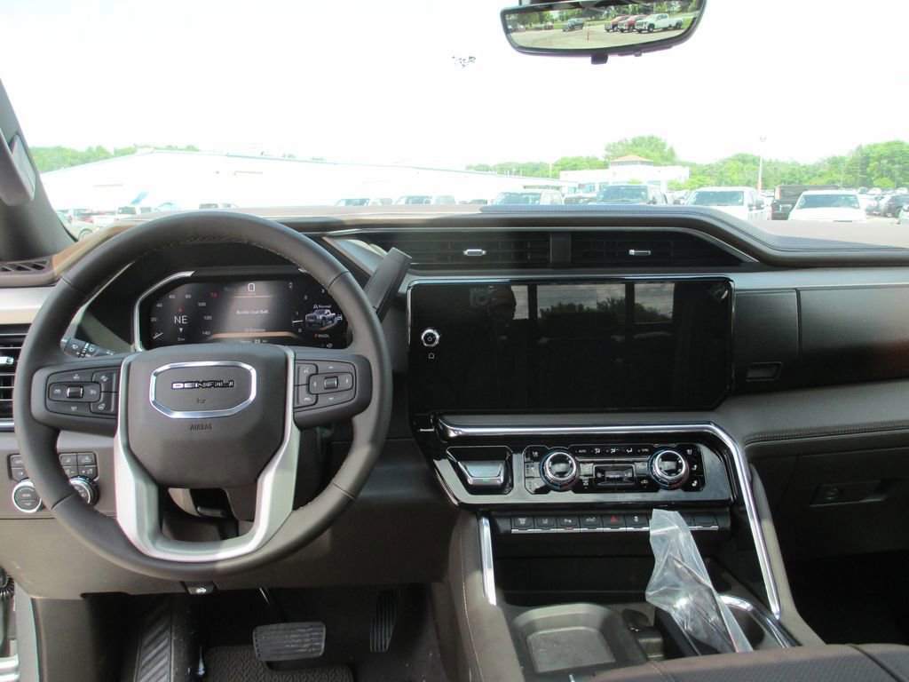 New 2026 GMC Sierra 2500 Denali w/ Denali Reserve Package AWD/4WD image 16