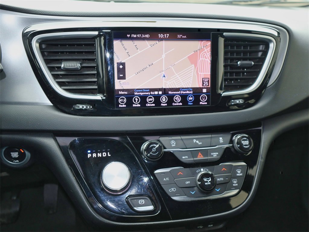 Used 2019 Chrysler Pacifica Touring-L Plus w/ S Appearance Package image 23