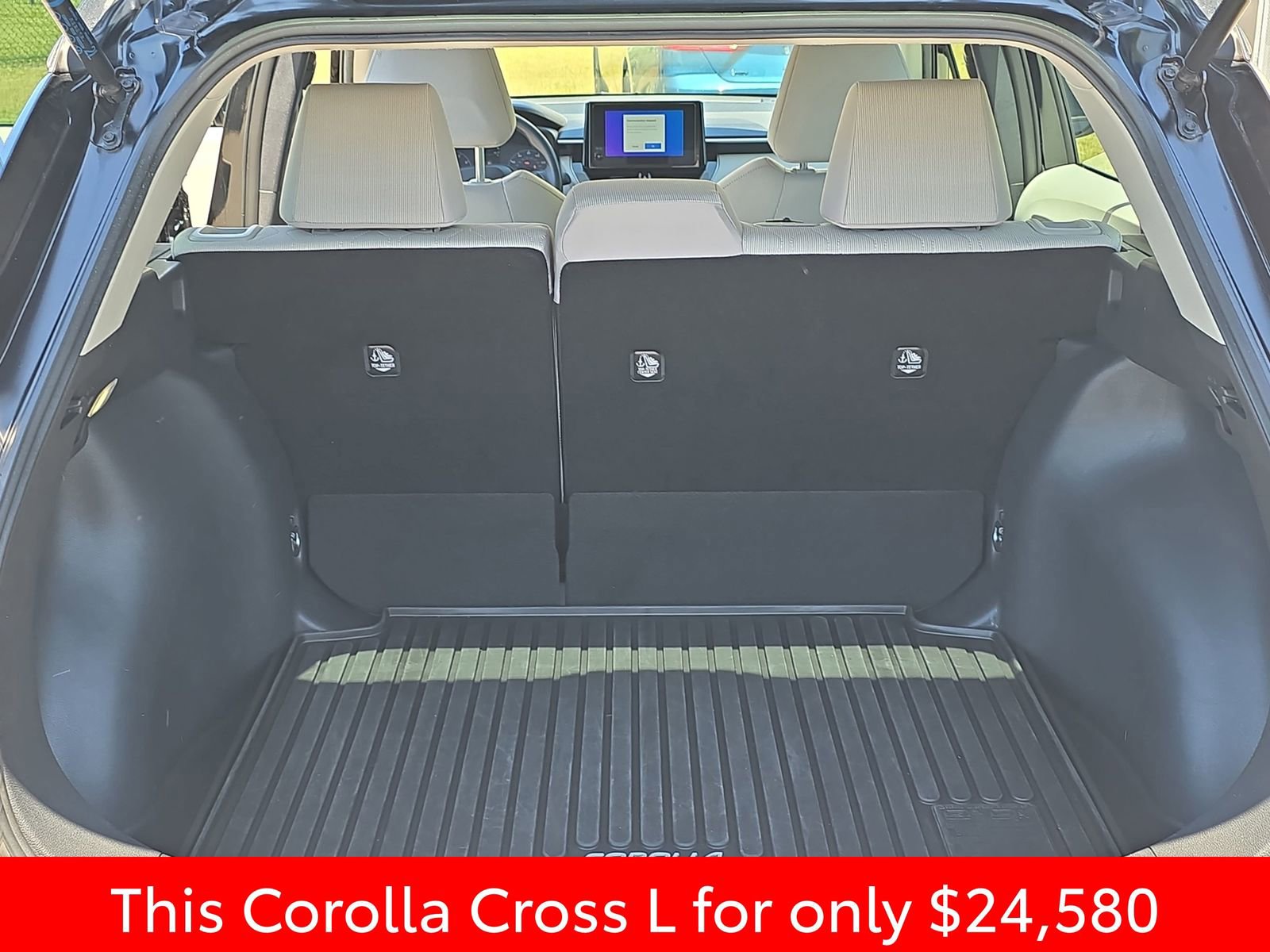 Used 2023 Toyota Corolla Cross L FWD image 18