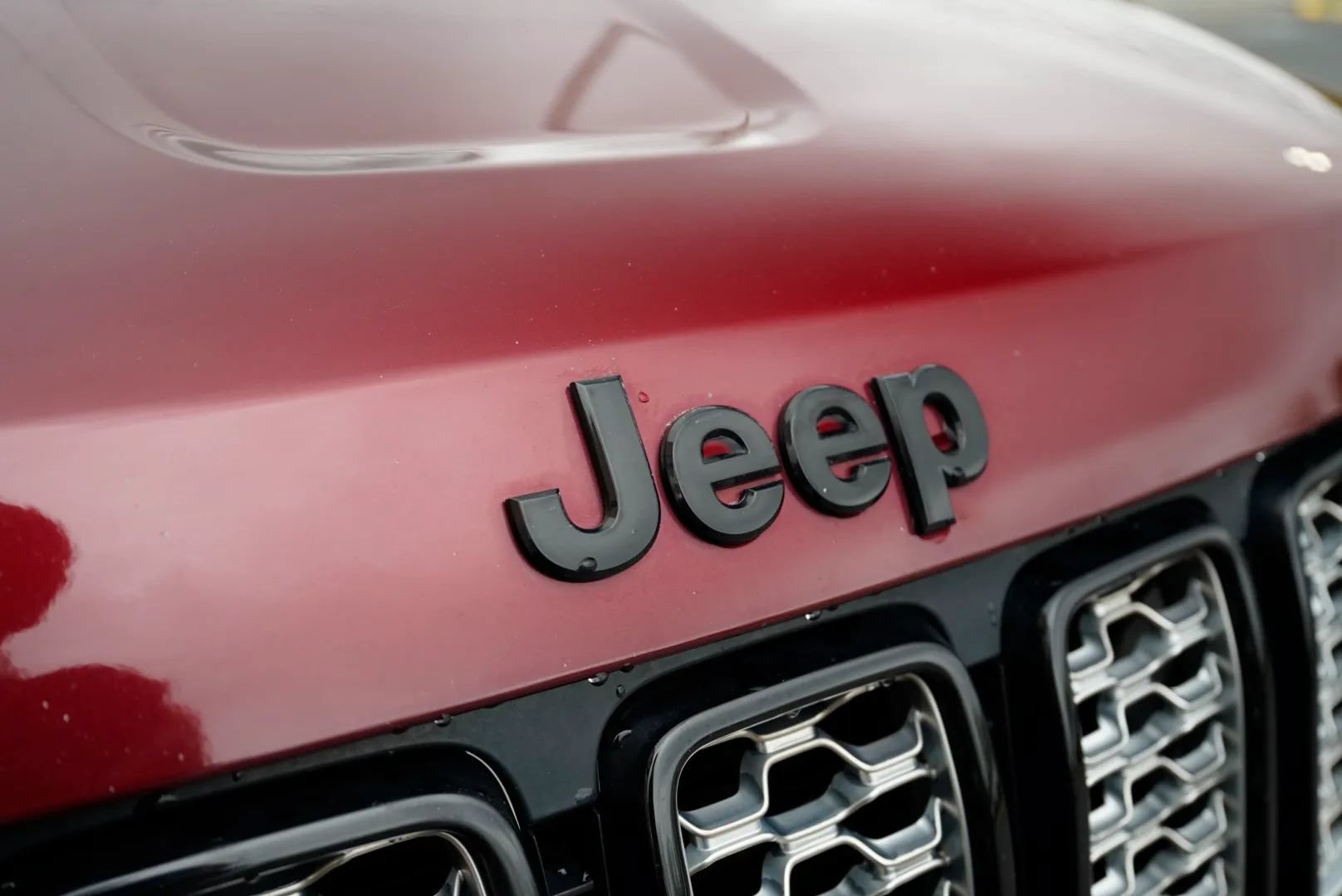 Used 2019 Jeep Grand Cherokee Altitude AWD/4WD image 10