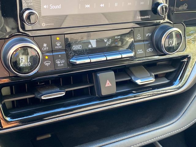 Used 2022 Toyota Highlander L image 25