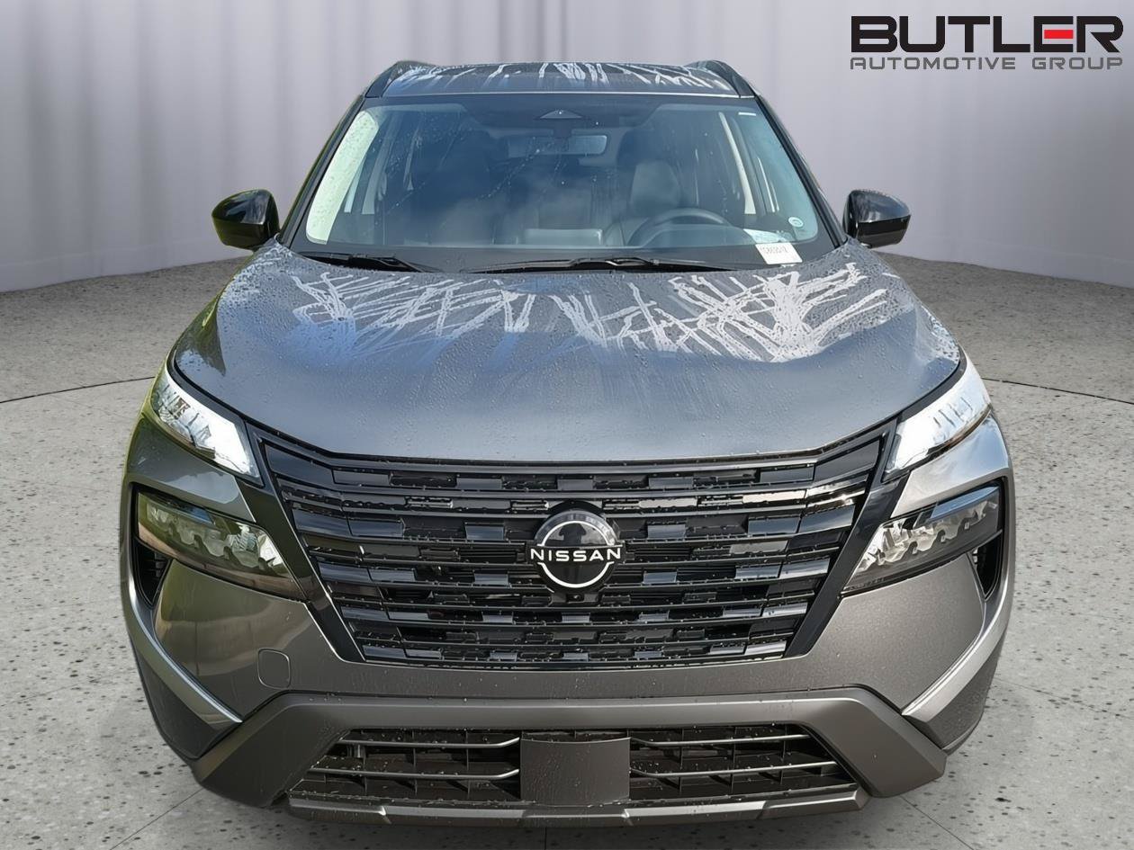 New 2026 Nissan Rogue Dark Armor FWD image 9