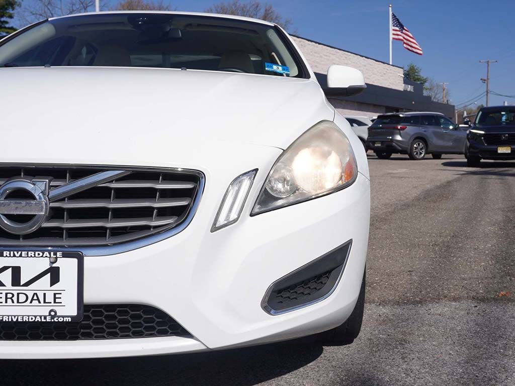 Used 2012 Volvo S60 T5 image 9