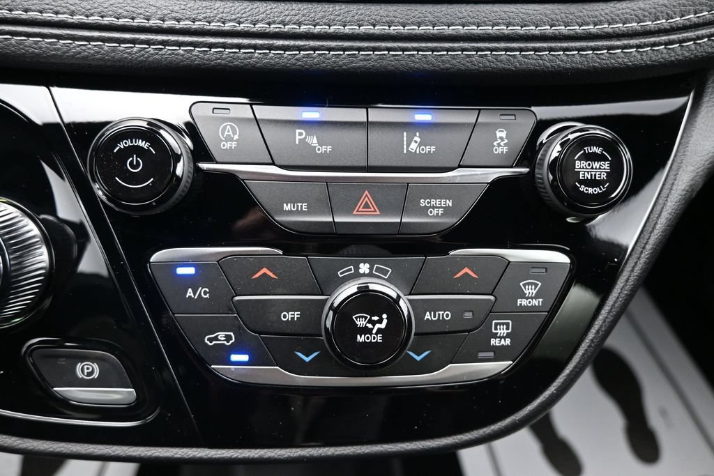 New 2027 Chrysler Pacifica Select FWD image 18