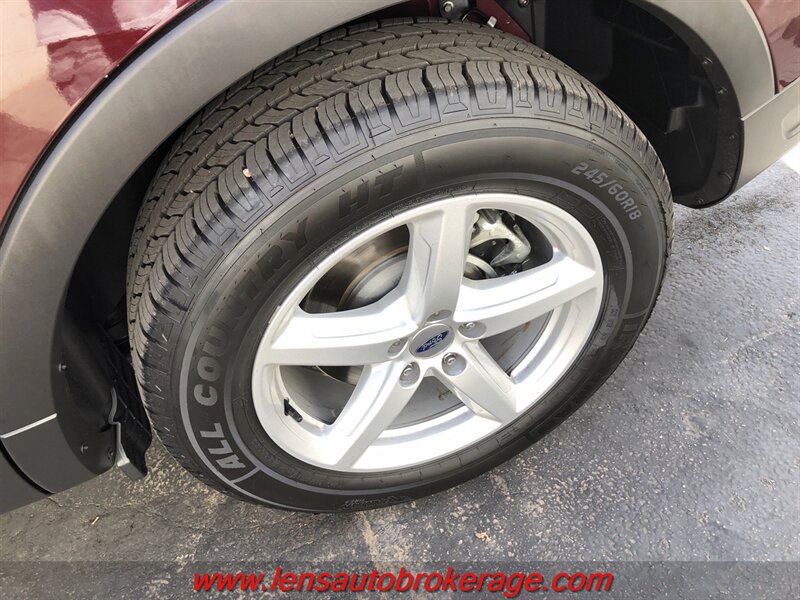 Used 2018 Ford Explorer XLT w/ Equipment Group 201A FWD image 26