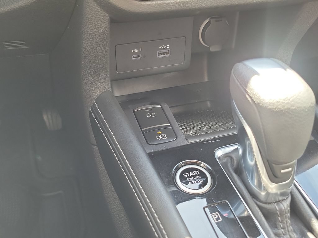 Used 2024 Nissan Kicks SR FWD image 25