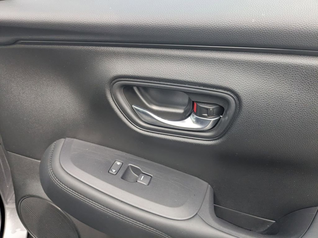 Used 2025 Honda HR-V LX image 33