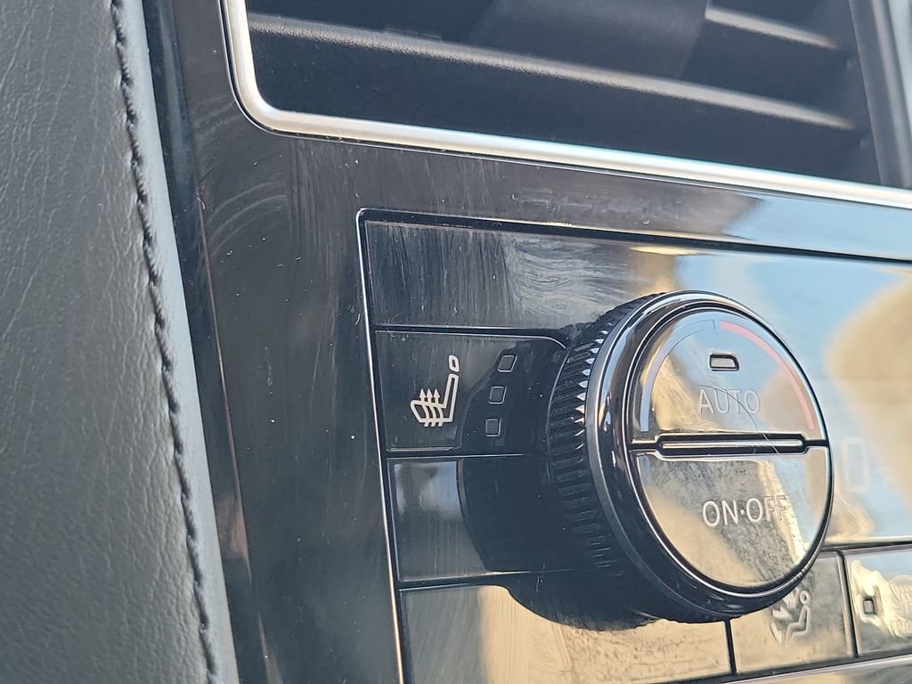 Used 2024 Nissan Armada SV image 11