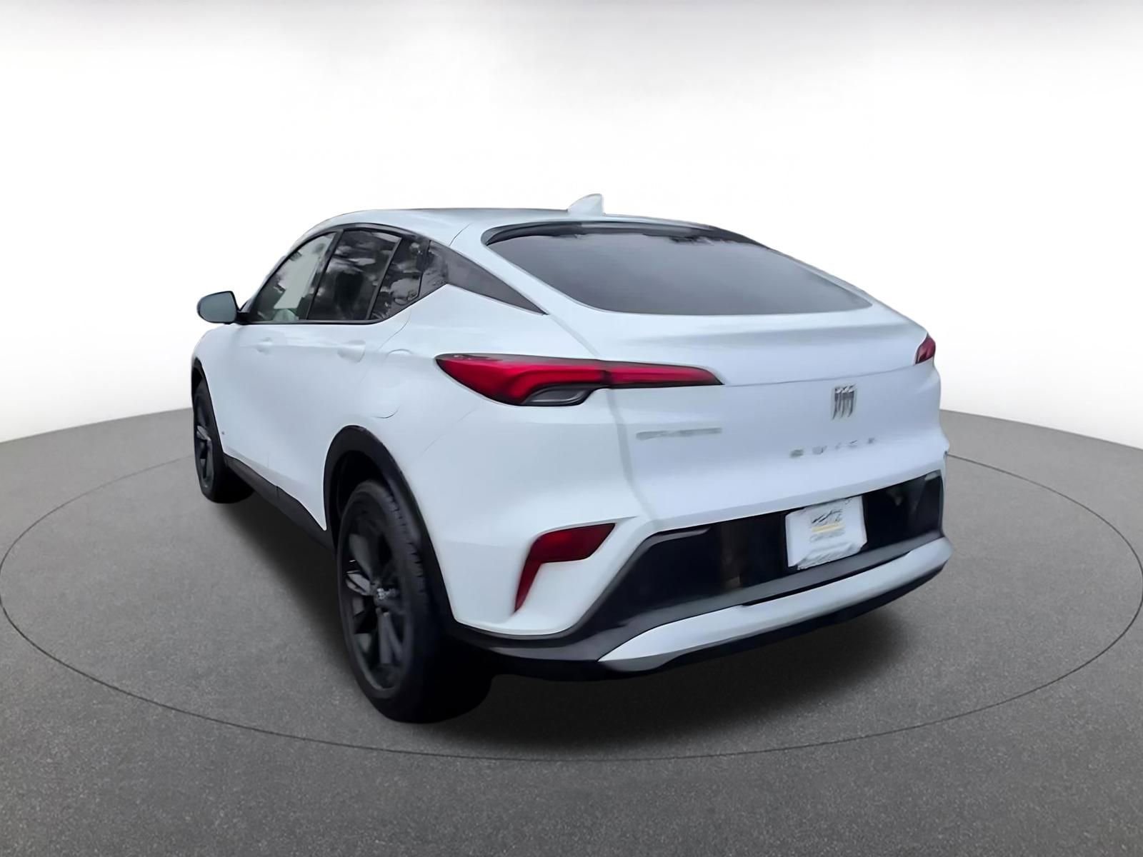 Used 2025 Buick Envista Sport Touring image 11