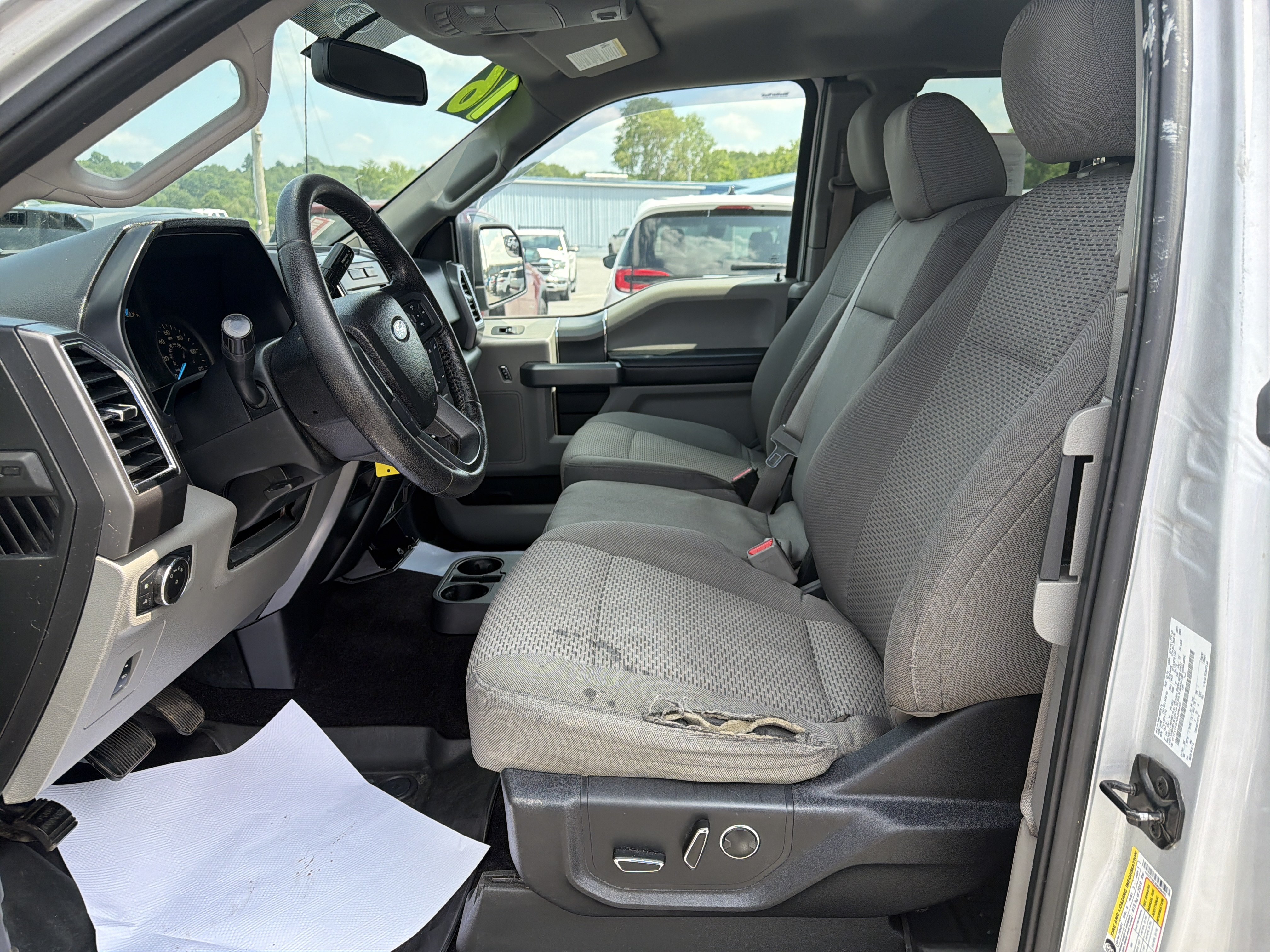 Used 2016 Ford F150 XLT w/ Equipment Group 302A Luxury AWD/4WD image 5