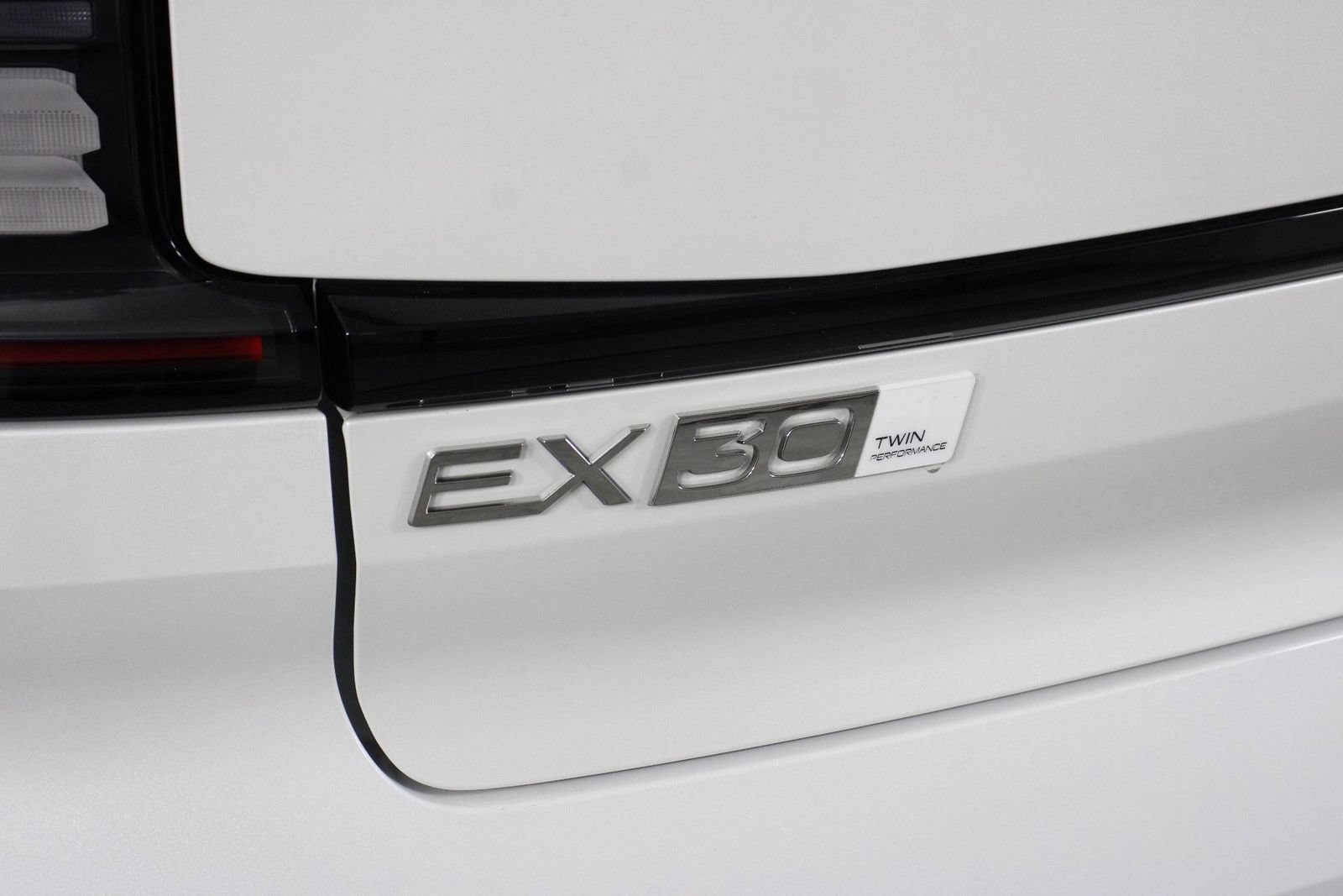 New 2026 Volvo EX30 Plus AWD/4WD image 15