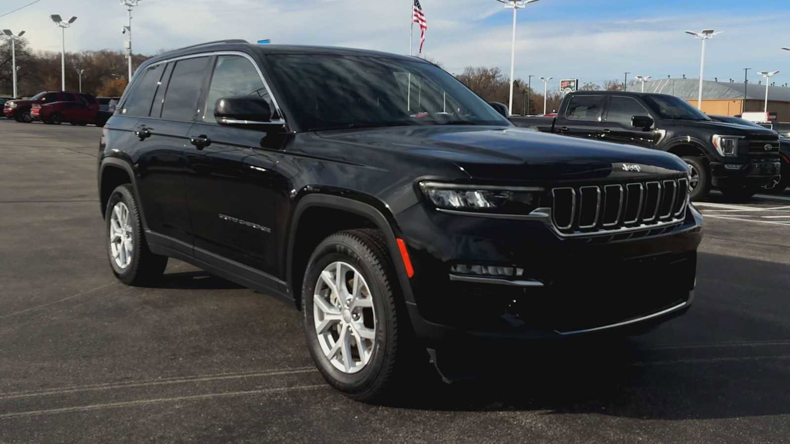 Used 2023 Jeep Grand Cherokee Limited image 9