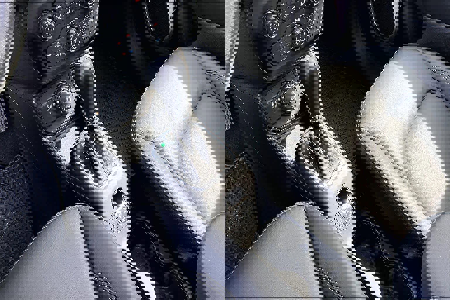 Used 2023 Jeep Renegade Limited w/ Sun/Sound Group image 17