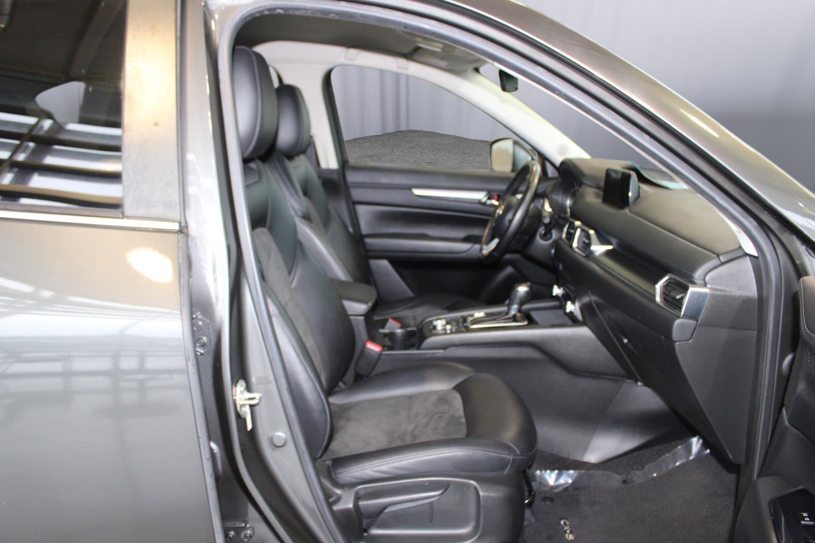 Used 2020 MAZDA CX-5 Touring image 35