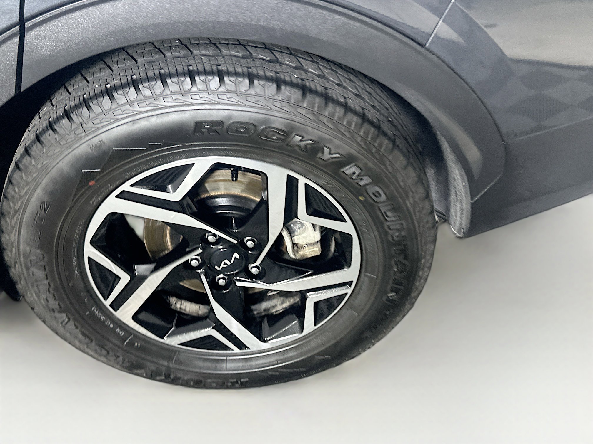 Used 2025 Kia Sportage LX image 11