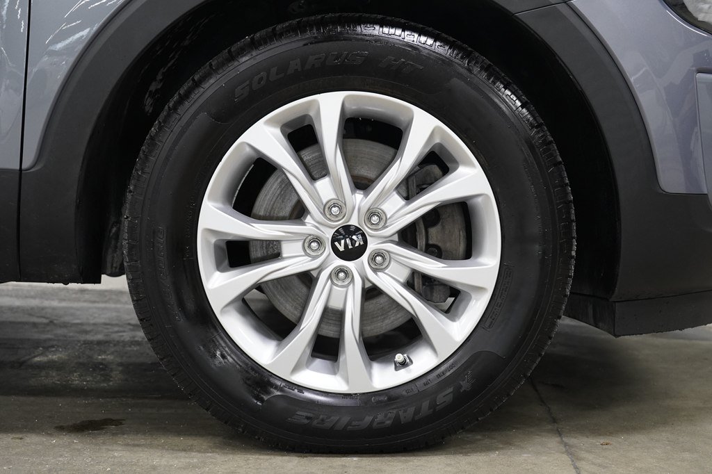 Used 2021 Kia Telluride LX FWD image 39