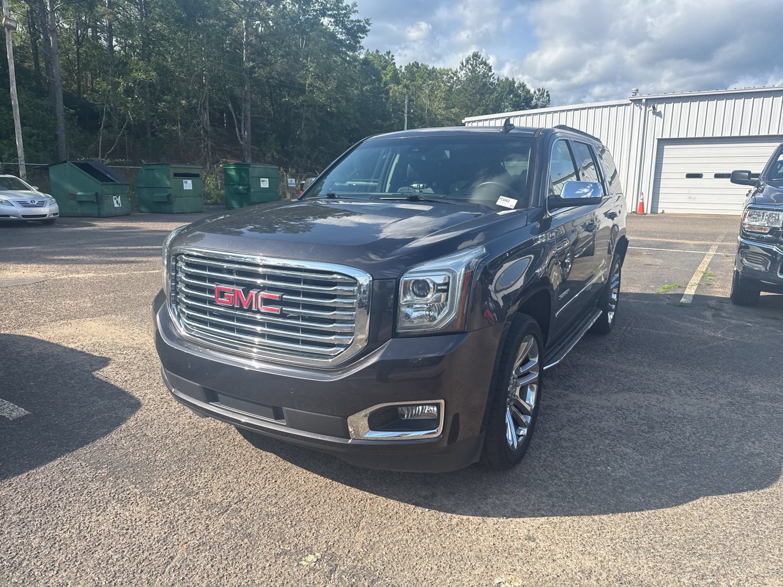 Used 2018 GMC Yukon SLT w/ Premium Edition AWD/4WD image 3