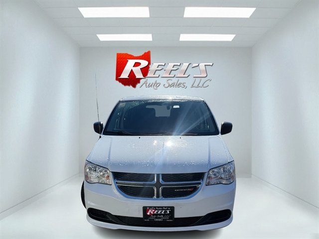 Used 2016 Dodge Grand Caravan SE w/ Quick Order Package 29E SE FWD image 2