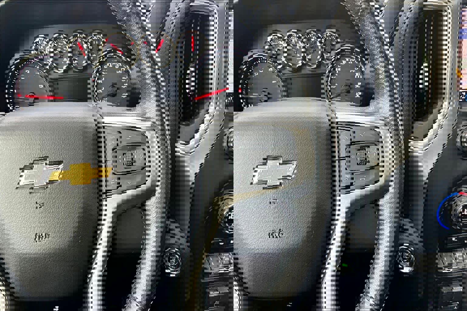 Used 2020 Chevrolet Silverado 2500 LT w/ True North Edition image 25