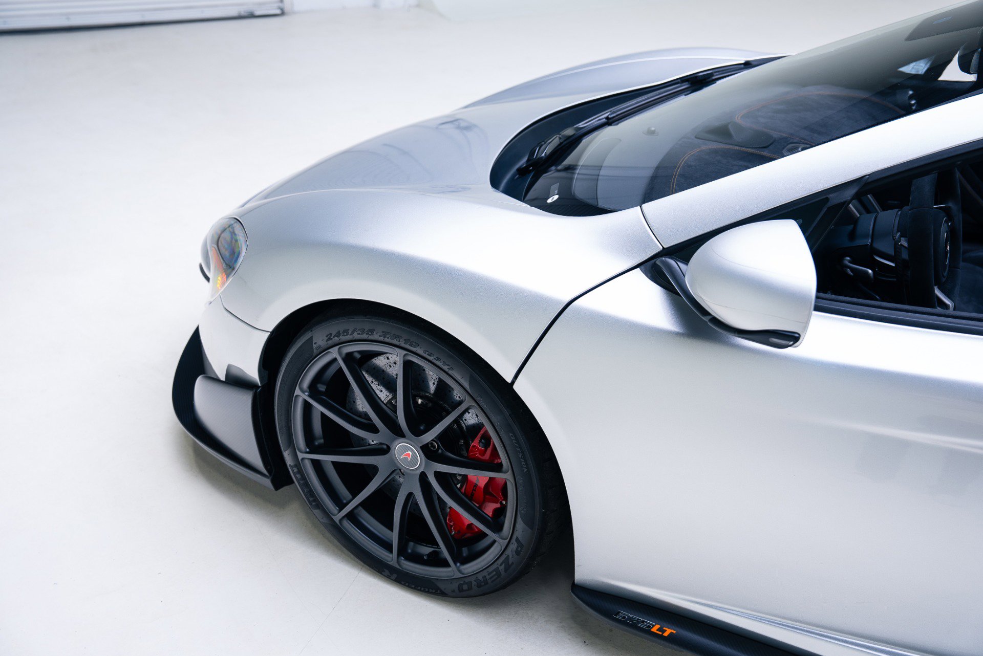 Used 2016 McLaren 675LT image 17