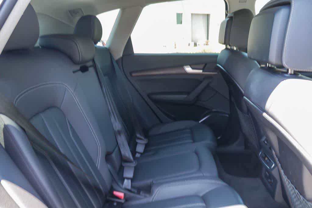 Used 2023 Audi Q5 2.0T Premium w/ Convenience Package AWD/4WD image 16