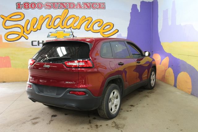 Used 2017 Jeep Cherokee Sport w/ Cold Weather Group FWD image 8