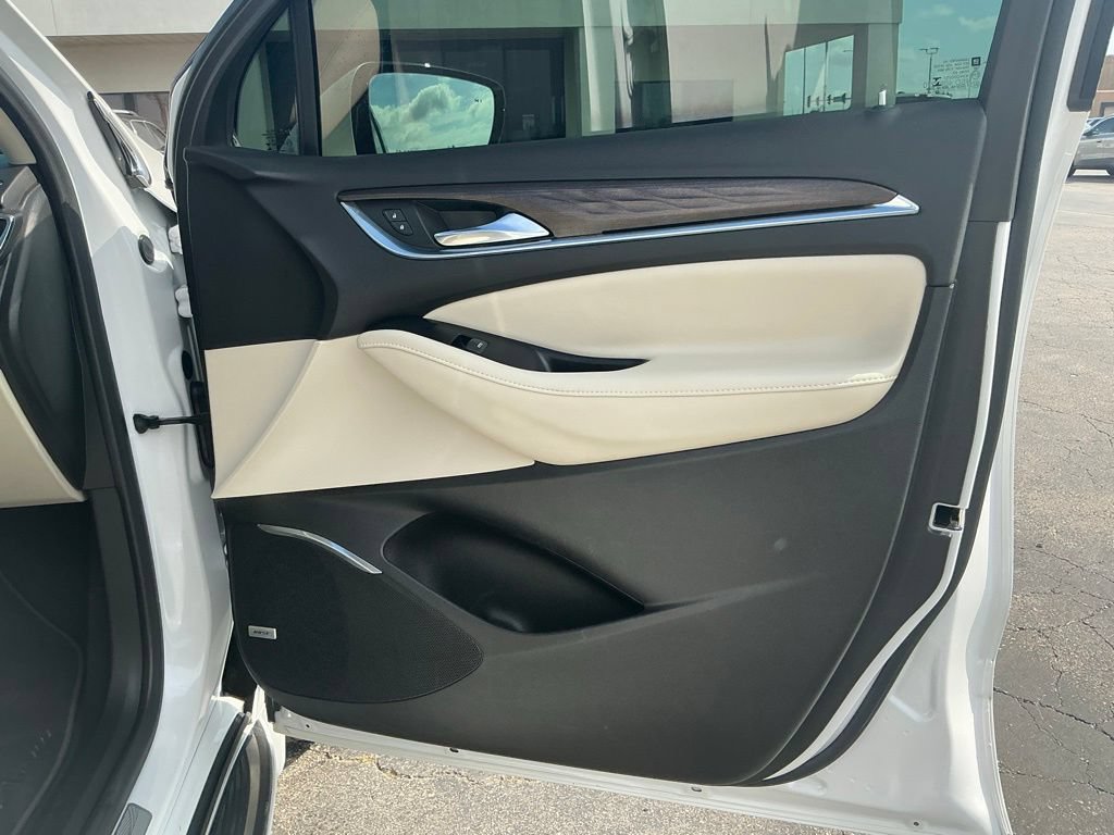 Used 2023 Buick Enclave Avenir w/ Avenir Technology Package AWD/4WD image 26