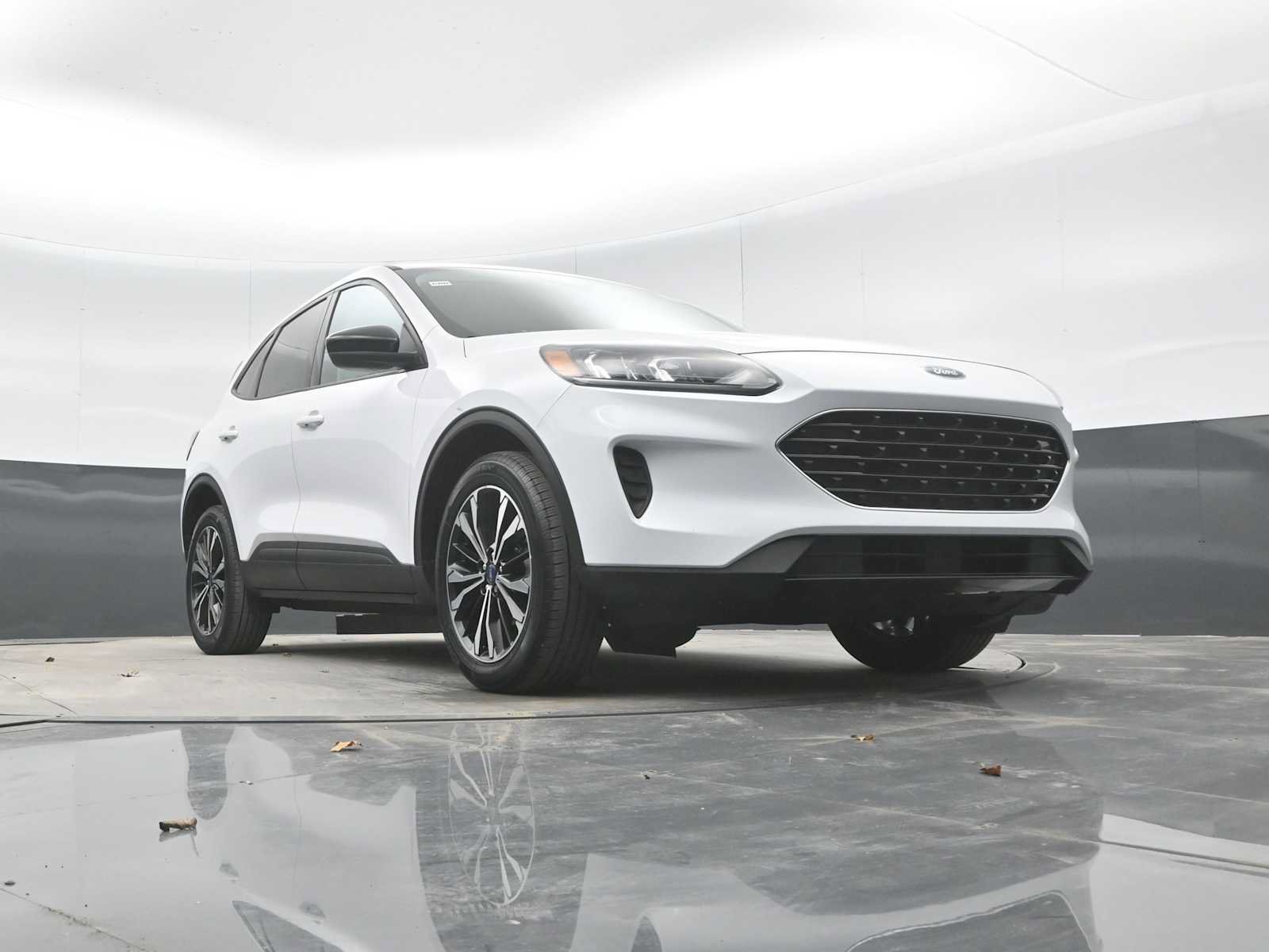 Used 2021 Ford Escape SE w/ SE Sport Appearance Package AWD/4WD image 27