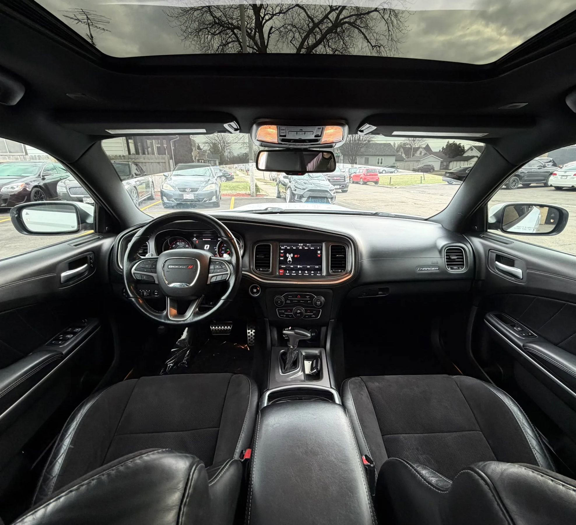 Used 2019 Dodge Charger Scat Pack w/ Plus Group image 2