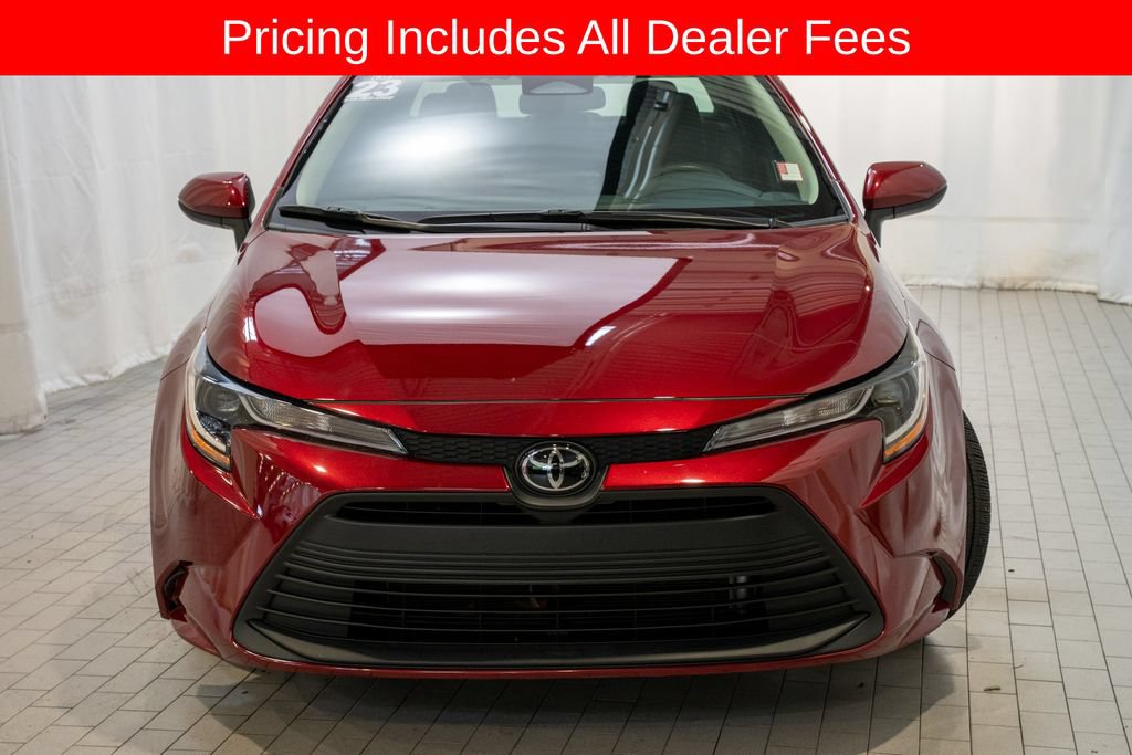 Used 2023 Toyota Corolla LE FWD image 2