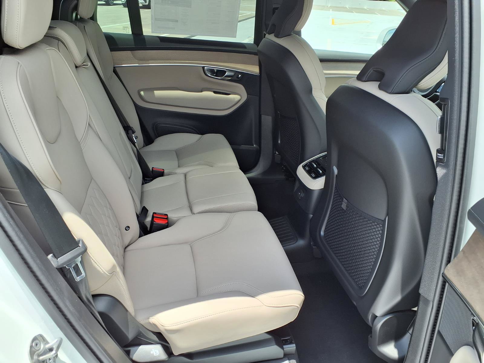 New 2026 Volvo XC90 T8 Plus w/ Protection Package Premier AWD/4WD image 10