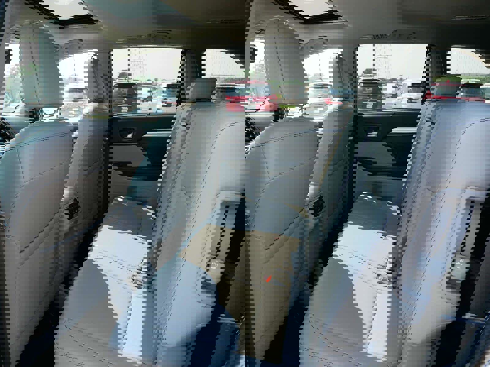 Used 2019 Toyota Highlander XLE image 11