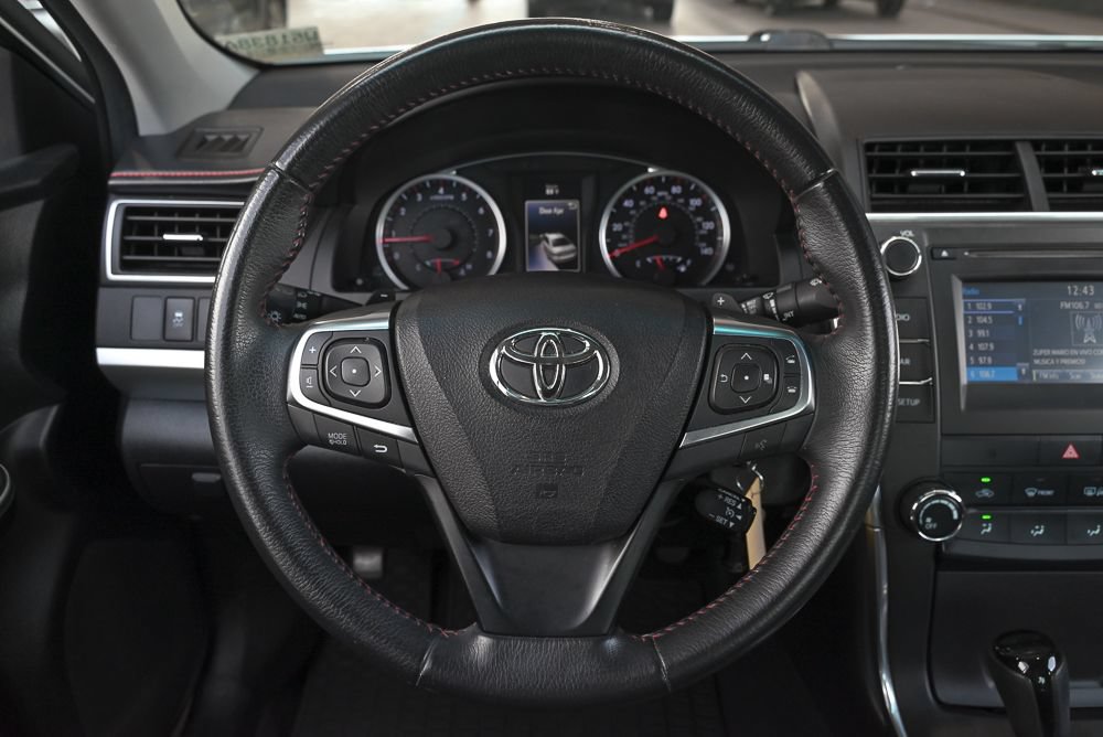 Used 2017 Toyota Camry SE FWD image 16
