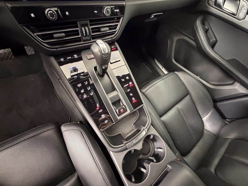 Certified 2025 Porsche Macan S AWD/4WD image 34